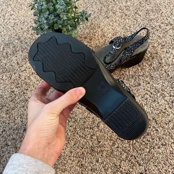 Dansko Heels - Picture 4 of 5